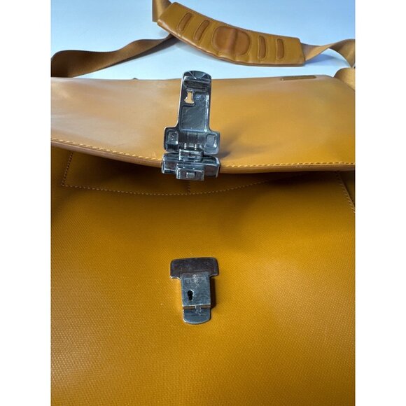 Tumi Tan Leather Messenger Bag With Adjustable Shoulder Strap & Silver-Tone Hard - Picture 15 of 16